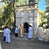 Piekary Śląskie. Poświęcenie kaplicy Bożego Grobu i odpust w sanktuarium