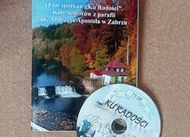 ▲	Książeczka i płyta multimedialna przedstawiająca działalność grupy.