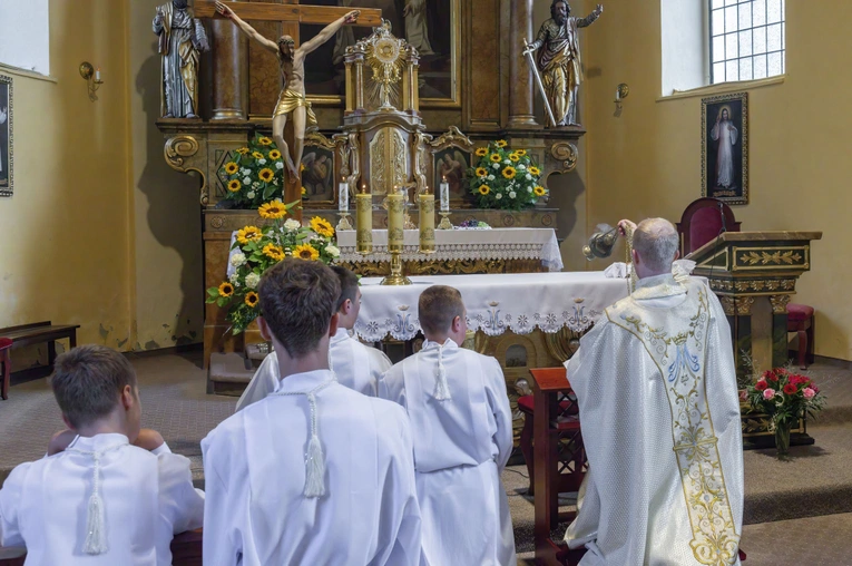 Odpust w kościele Narodzenia NMP w Kudowie-Zdroju Słonem