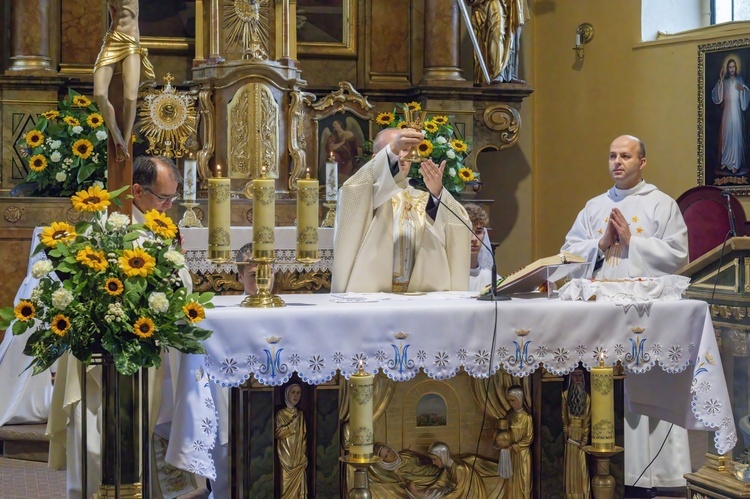 Odpust w kościele Narodzenia NMP w Kudowie-Zdroju Słonem