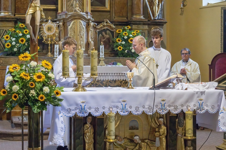 Odpust w kościele Narodzenia NMP w Kudowie-Zdroju Słonem