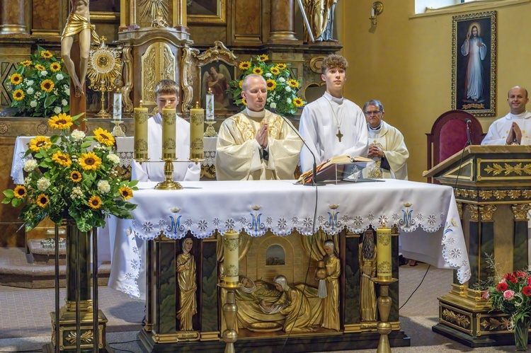 Odpust w kościele Narodzenia NMP w Kudowie-Zdroju Słonem