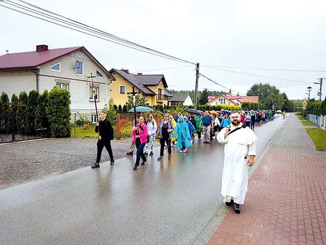 W drodze do Matki Bożej Bolesnej.