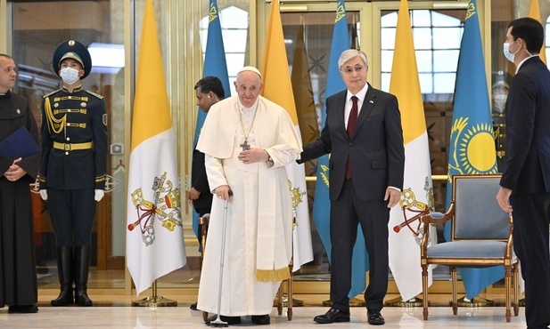 Papież rozpoczął trzydniową wizytę apostolską w Kazachstanie