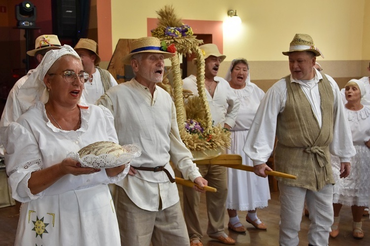 Parafialne dożynki w Mokrzeszowie