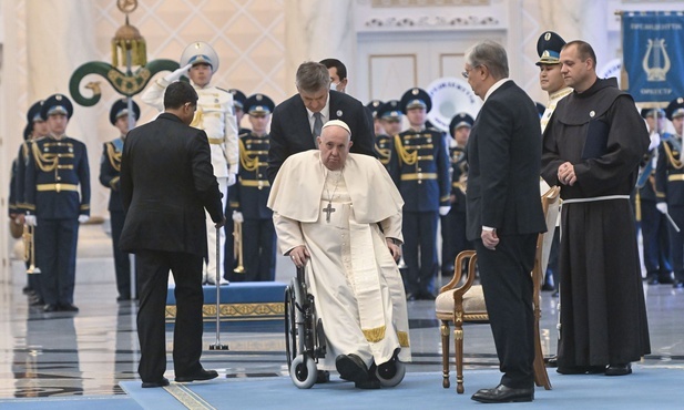 Franciszek podczas spotkania z politykami w Nur-Sułtanie