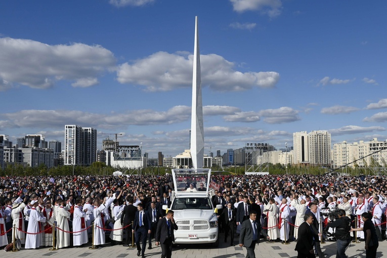 Drugi dzień papieskiej wizyty w Kazachstanie 