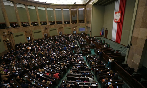 Sejm w uchwale wzywa Niemcy do przyjęcia odpowiedzialności za skutki rozpętania II wojny światowej