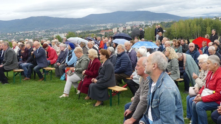 Msza św. za Bielsko-Białą pod Krzyżem na Trzech Lipkach - 2022