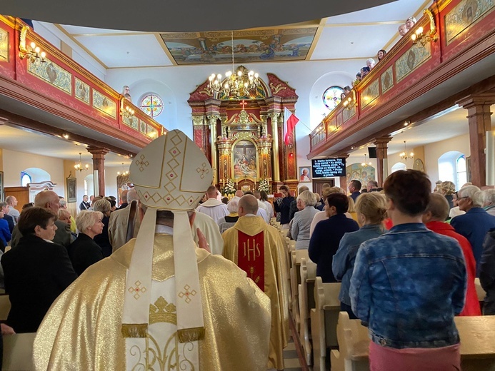 Odpust i bierzmowanie w Białołęce