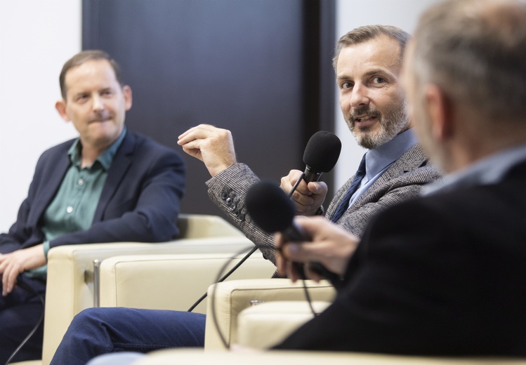 Dyskusja o etyce i mediach w "Gościu Niedzielnym"