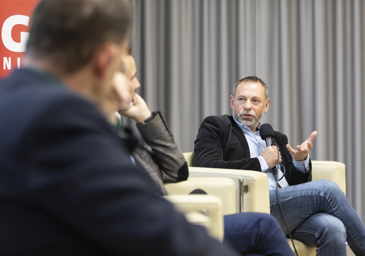 Dyskusja o etyce i mediach w "Gościu Niedzielnym"