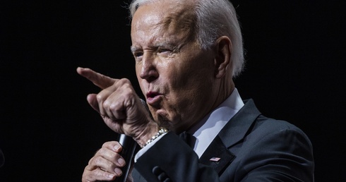 Biden ostrzega Putina przed użyciem broni masowego rażenia