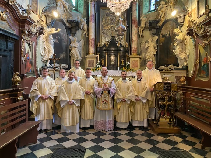 Neoprezpiterzy w Beskidzie Sądeckim