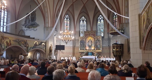 Wypełnili świątynię 