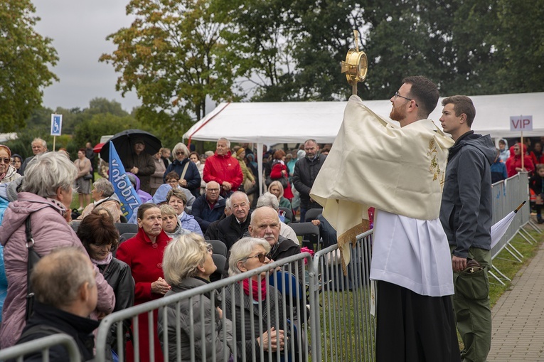 Uroczystości w Skrzatuszu, cz. 1