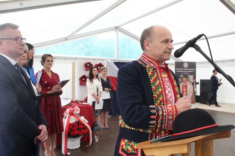 Ks. prof. Bolesław Kumor patronem szkoły w Niskowej