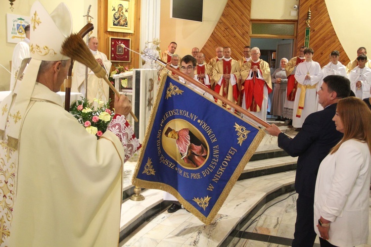 Ks. prof. Bolesław Kumor patronem szkoły w Niskowej