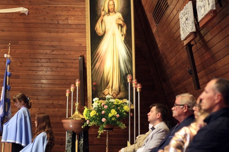 Abp Mieczysław Mokrzycki na jubileuszu parafii oblatów w Kędzierzynie-Koźlu