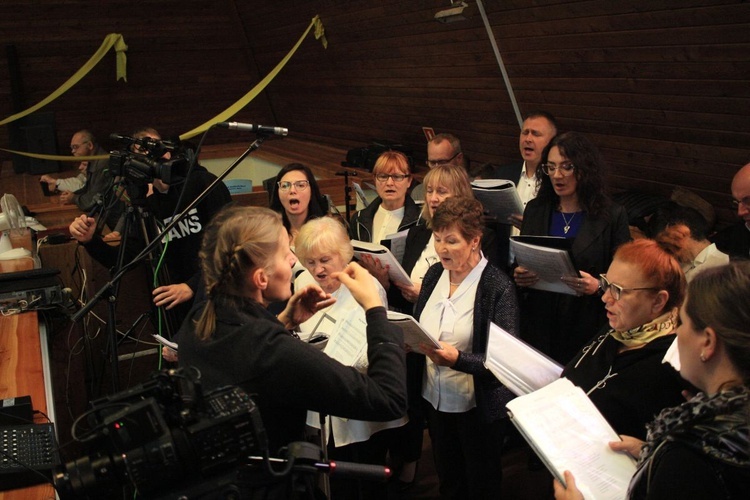 Abp Mieczysław Mokrzycki na jubileuszu parafii oblatów w Kędzierzynie-Koźlu