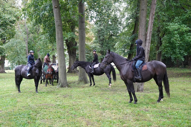 Łozina. Uroczystości odpustowe i pielgrzymka konna