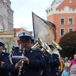 Za św. Stanisławem i św. Dorotą