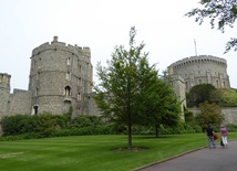 Elżbieta II spocznie w Windsorze koło rodziców, siostry i męża