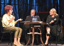 Na zdjęciu (od lewej): Hanna Knaup, s. Michaela Rak i Małgorzata Terlikowska. – Zależało mi, żeby pokazać prawdziwe życie hospicjum i prawdziwe życie siostry – mówi autorka wywiadu rzeki.