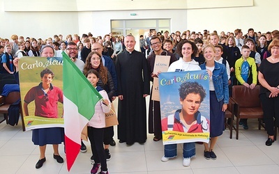 Młodzi z Klasyka spotkali się z Włochami, którzy opowiadali o błogosławionym.