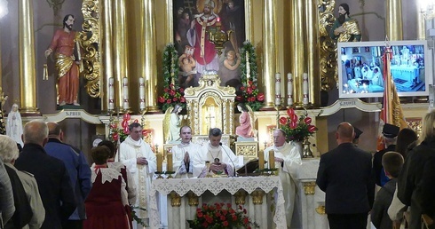 Biskup Roman Pindel przewodniczył jubileuszowym uroczystościom w Bulowicach.