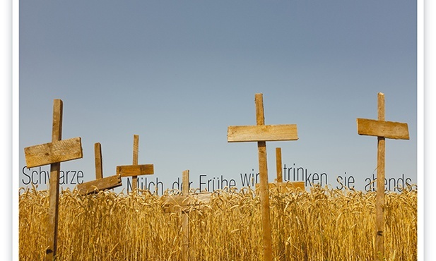 Valentyna Petrova (UA/DE) & Lesia Pczołka (PL/BY), Quelle: Paul Celan, Todesfuge, współpraca: Muzeum  Sztuki w Łodzi.