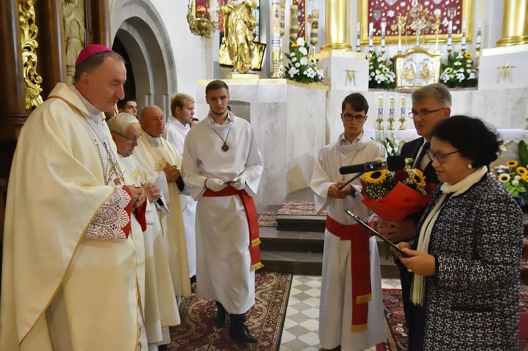 Limanowa - centralna uroczystość: powitanie pielgrzymów