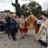 Limanowa - centralna uroczystość: powitanie pielgrzymów