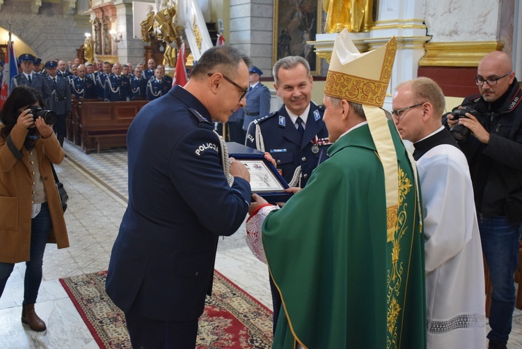 Uroczystosć odnowienia tablicy post. Edwarda Jezierskiego