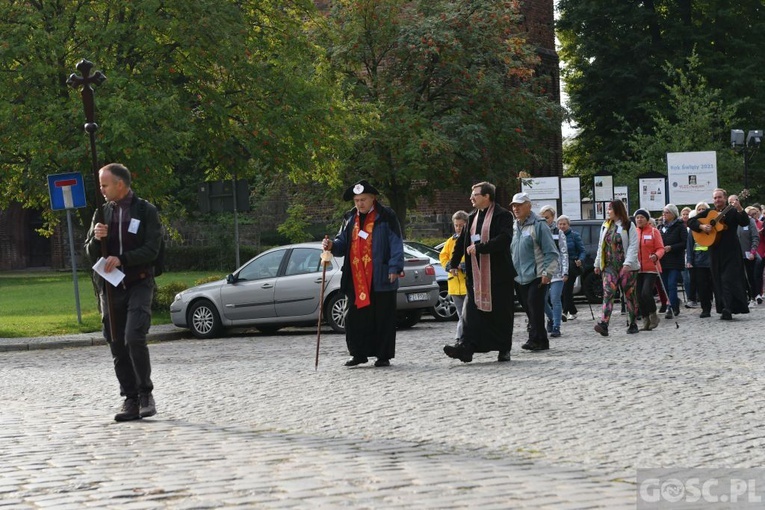 Pielgrzymka z Ośna do Górzycy już w drodze