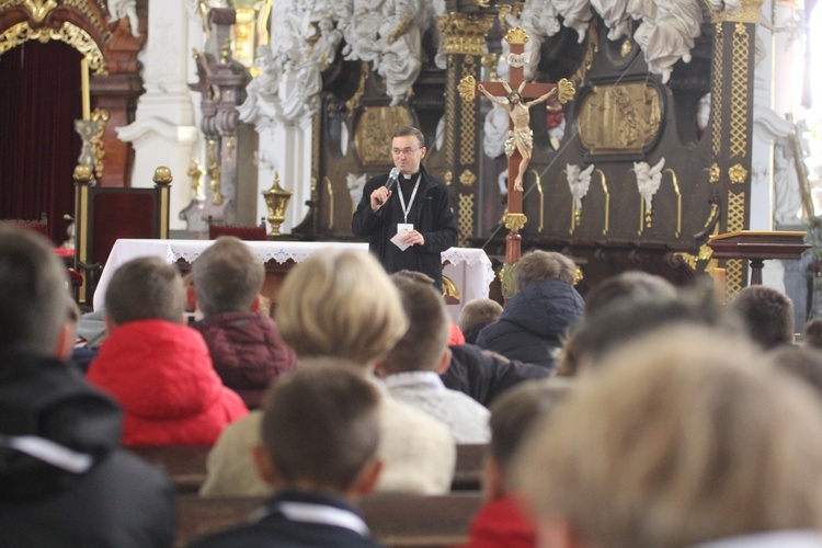 Służba liturgiczna u Matki Łaskawej