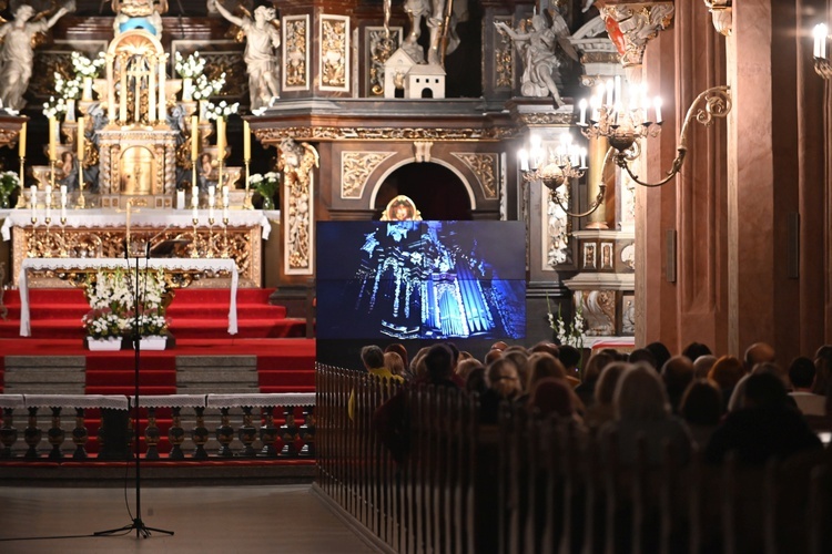 Świdnica. Ruszyli "śladami mistrzów"