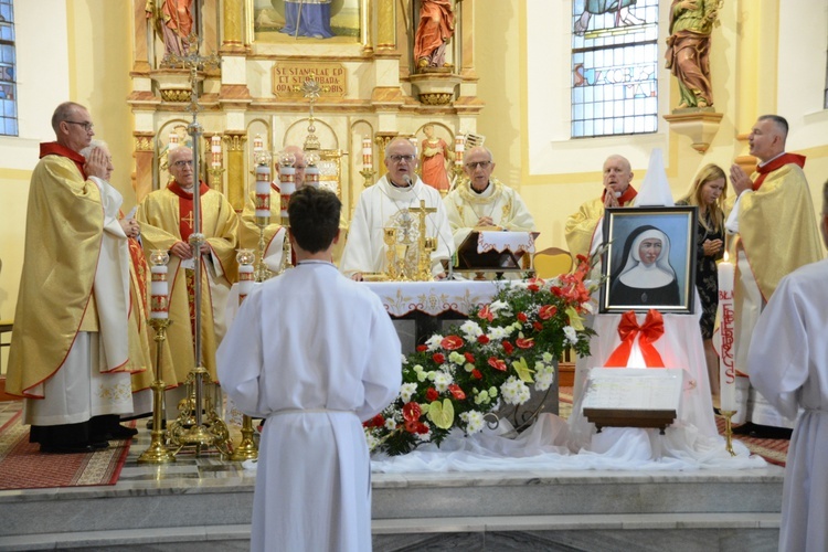 Fałkowice. Dziękczynienie za beatyfikację parafianki