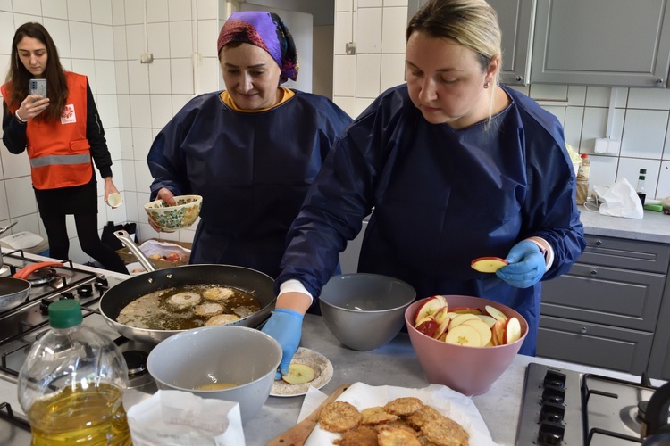 Wspólne warsztaty kulinarne uchodźców w Gdańsku