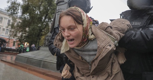 Rosja - coraz więcej protestujących zatrzymanych od początku mobilizacji