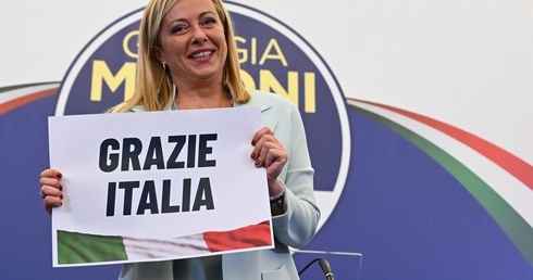 Centroprawica wygrywa wybory. "Włochy budzą się bardzo odmienione"