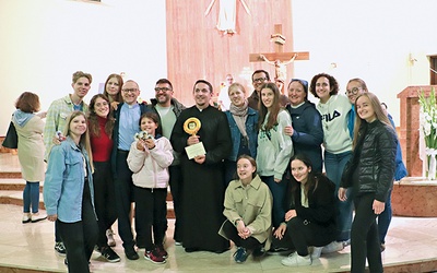 16 września diecezja łowicka otrzymała relikwie błogosławionego – znak łączności z włoską młodzieżą.