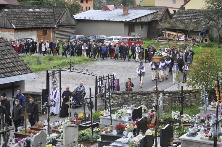 Sromowce Niżne. Ostatnie pożegnanie śp. ks. Czesława Jakóbczyka