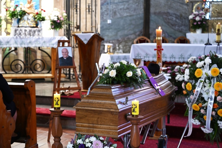 Pogrzeb ks. kan. Kazimierza Michalaka