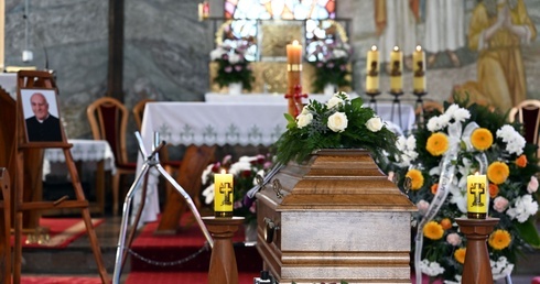 Pogrzeb ks. kan. Kazimierza Michalaka