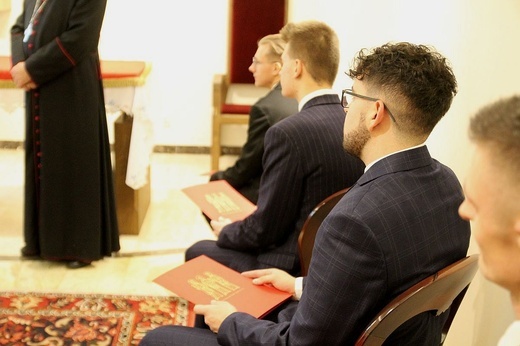 Siedmiu nowych kleryków diecezji bielsko-żywieckiej odebrało suscepty - 2022