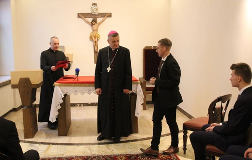 Siedmiu nowych kleryków diecezji bielsko-żywieckiej odebrało suscepty - 2022