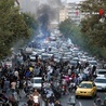 Iran: Trwają brutalnie tłumione przez policję protesty; zginęło co najmniej 76 osób