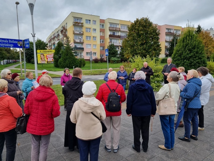 Koronka na ulicach diecezji świdnickiej