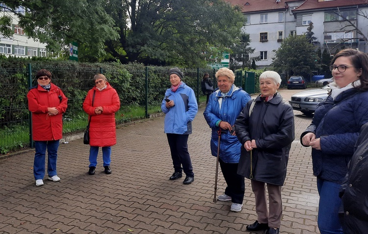 Koronka na ulicach miast świata 